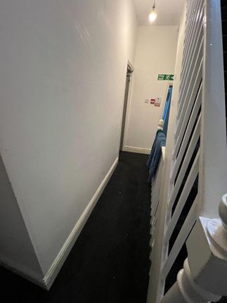 Room 3, 9, Croft Street, Salford photo 5