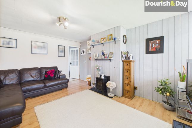 8 Bradshaw Way, Stafford photo 2