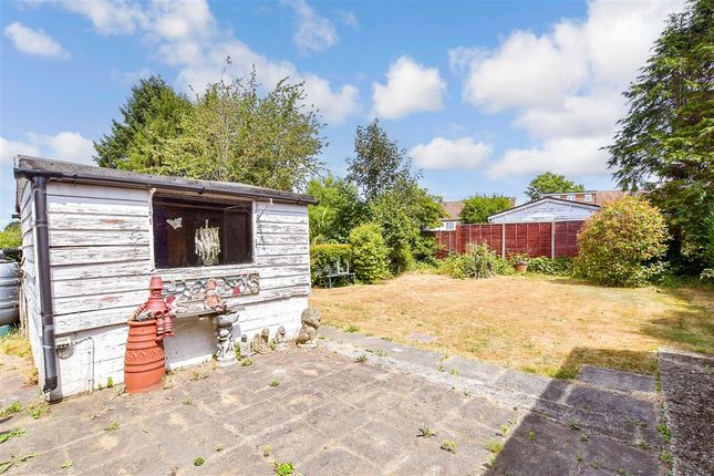 Crewes Close, Warlingham photo 2
