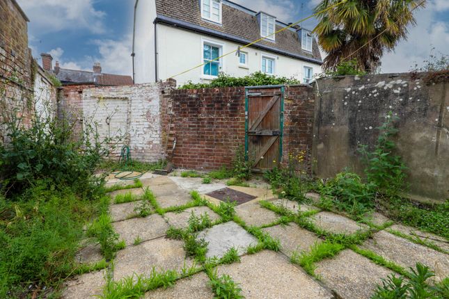 6, Dorset Street, Blandford Forum photo 2