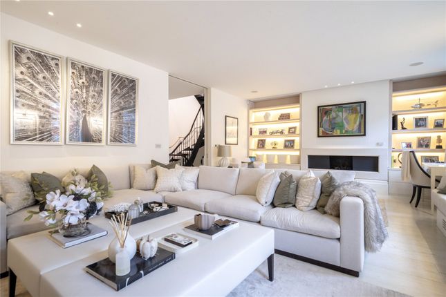 Mews house to rent in Adams Row, Mayfair