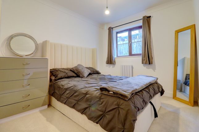 Terraced house for sale in Wychwood Gardens, High Wycombe