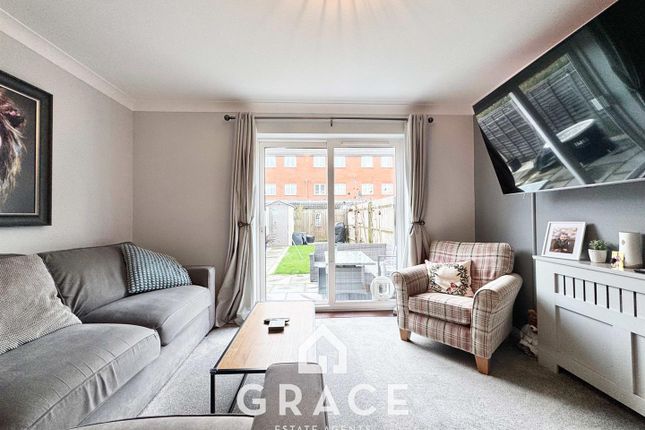 12, Thebe Close, Ipswich photo 3