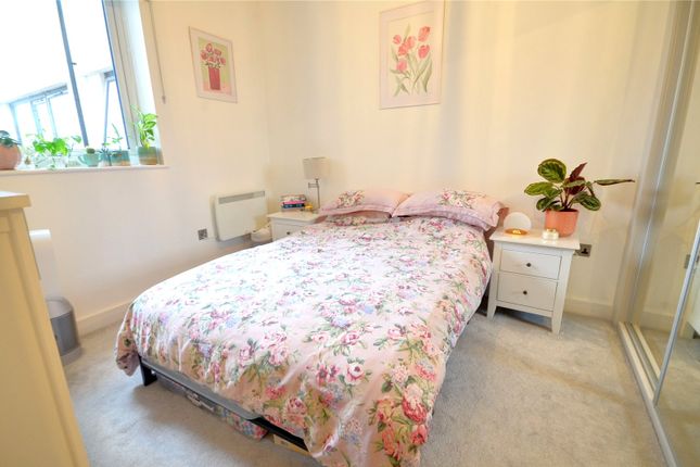 11 Elizabeth House photo 4