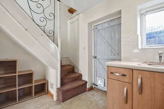 23, Mead Lane, Surrey photo 4