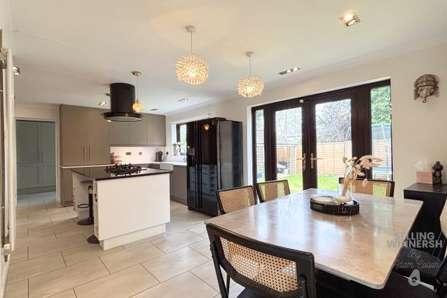 2 Isis Close, Winnersh, Berkshire photo 2
