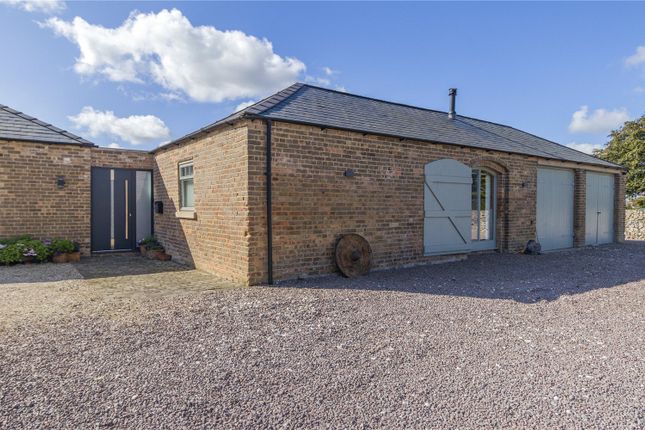 The Barn, Hunters Yard, Caistor photo 2