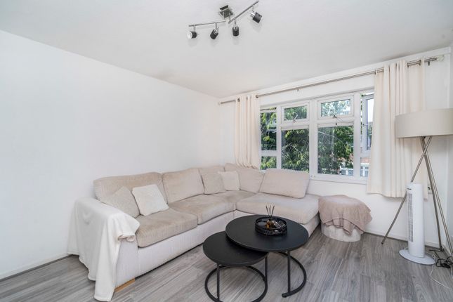 78, Standale Grove, Ruislip photo 4