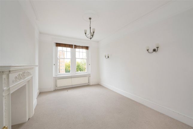 Flat 6, Rosslyn Court, 10, Ornan Road, Belsize Park photo 3
