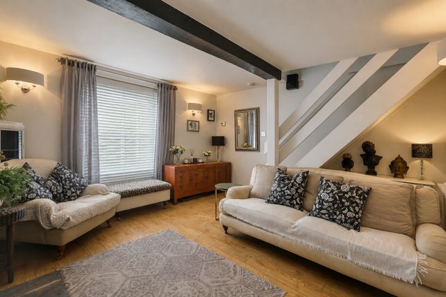 Dippers Cottage, The Square, Bampton photo 4
