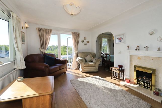 89, Austcliffe Park, Kidderminster photo 4
