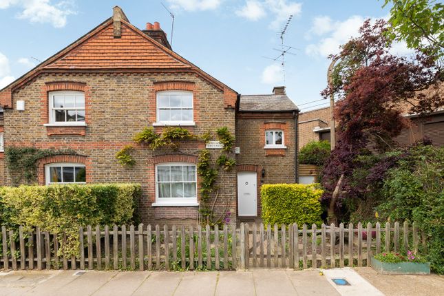 Cottage to rent in Sulgrave Road, Hammersmith, London