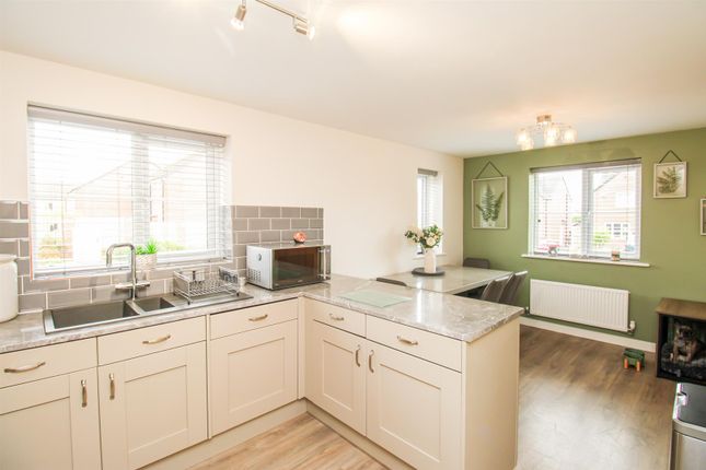 19, Rumble Road, Dewsbury photo 4