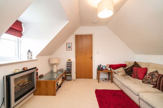 Flat for sale in Springwell Lane, Rickmansworth