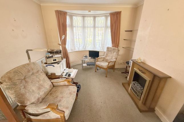 20, Oulton Crescent, Potters Bar photo 4