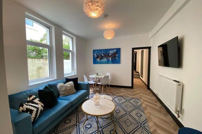 132a, CARDIFF photo 2