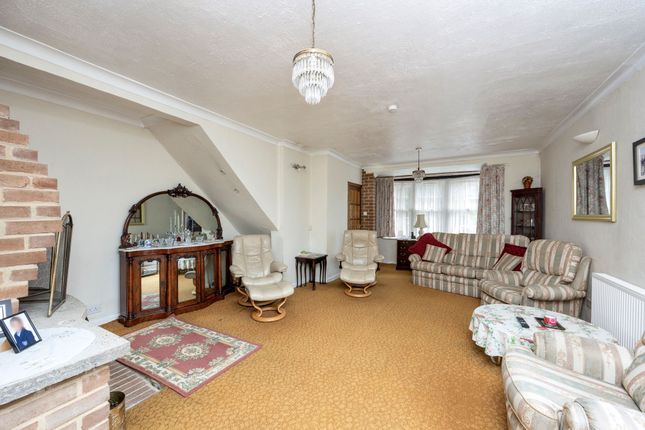 Fircroft Spencers Place, Horsham photo 3