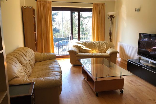 Large 1-Bedroom Flat In Golders Green