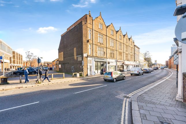 Flat for sale in St. Marys Street, Bedford