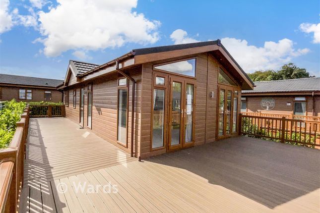 2-bed caravan on Hillberry Park, Wateringbury Road, West Malling, £250,000