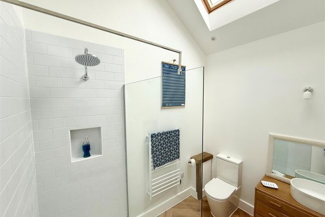 En Suite Shower Room.Jpg