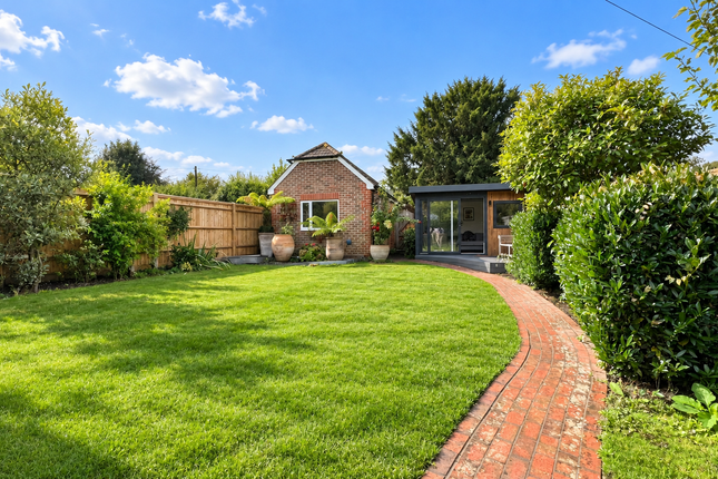 55, Bones Lane, Petersfield photo 3