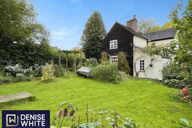 Thumbnail Cottage for sale in Stanley Road, Stockton Brook