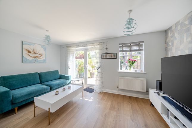 13, Lilbourne Drive, Hertford photo 3