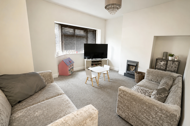 13, Astill Drive, Leicester photo 2