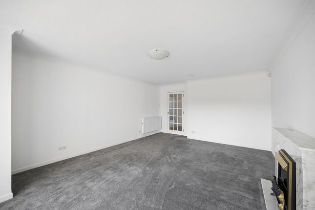 4a Newton Grove, Newton Mearns photo 4