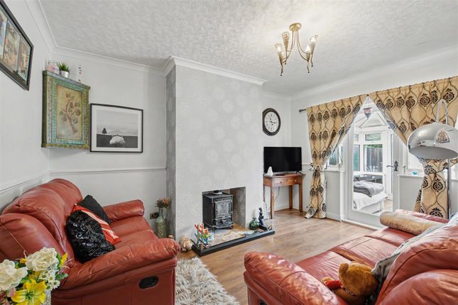 86, Beech Avenue, Beeston Rylands photo 2