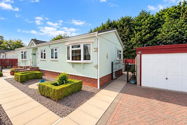 3-bed caravan on 8, Priory Park, Ruskington, £140,000