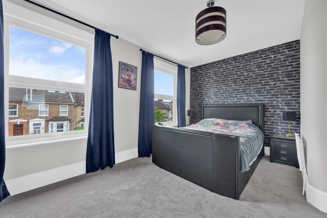 Terraced house for sale in Dairsie Road, London