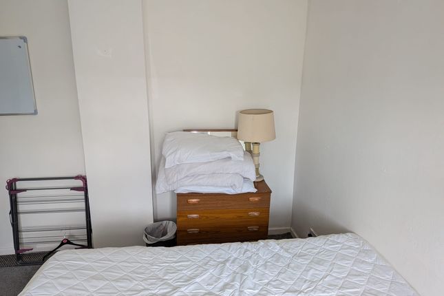 Room 3, Cannock photo 4