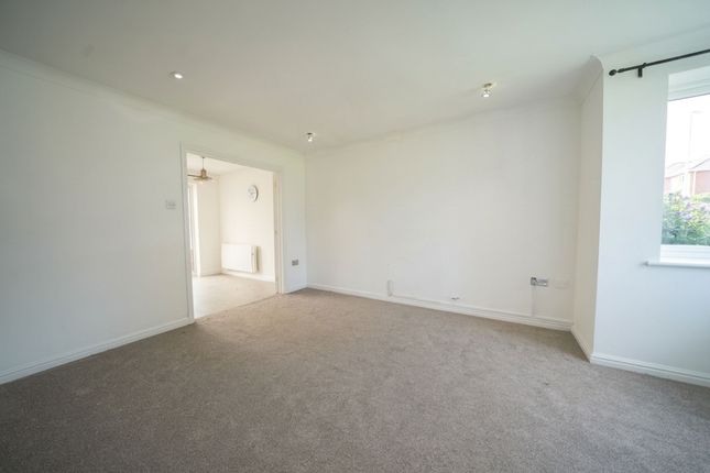 15 Lancaster Rise, Norwich photo 4