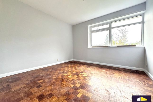 17 Mountside, Caterham photo 2