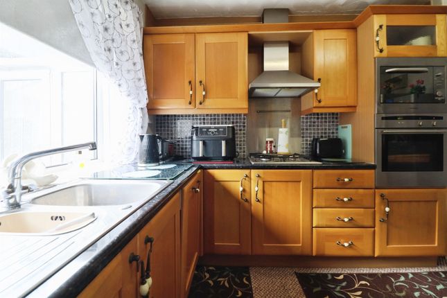 149, Heol Carnau, Cardiff photo 4