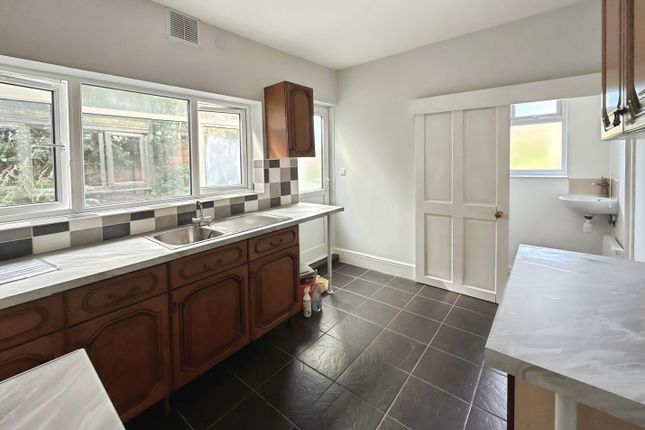 32a, Ladybrook Lane, Mansfield photo 2