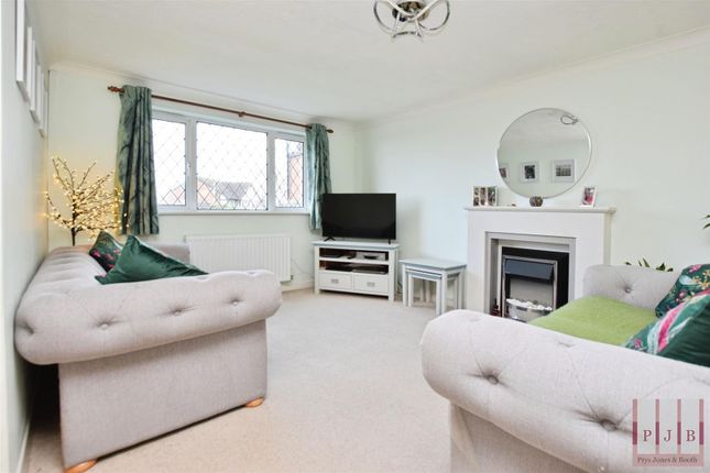 27, Lon Y Mes, Abergele photo 4
