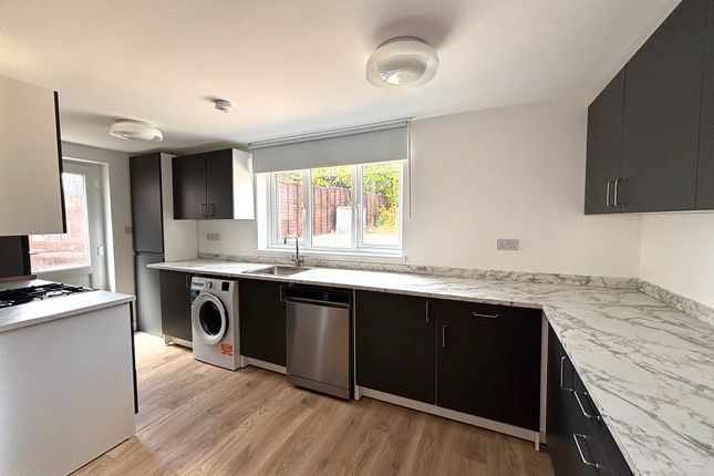 46, Exeter photo 3