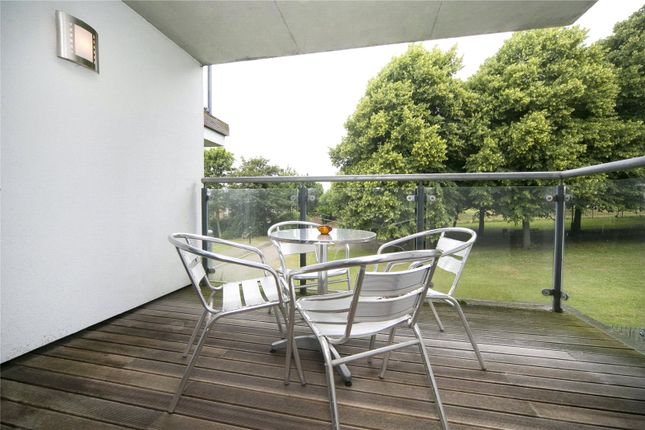 Flat 10, 80, Copenhagen Street, London photo 2