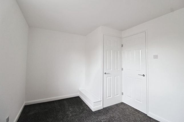 47 Arlott Way, Edlington, DONCASTER photo 5