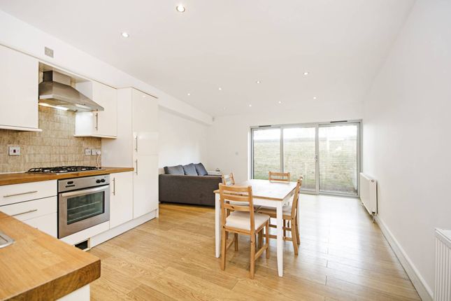 Mews house for sale in Stanford Mews, Dalston, London