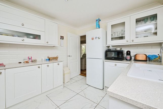 6, Van Diemens Way, Huntingdon photo 3
