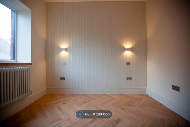 Flat, Wilbraham Road, Manchester photo 2