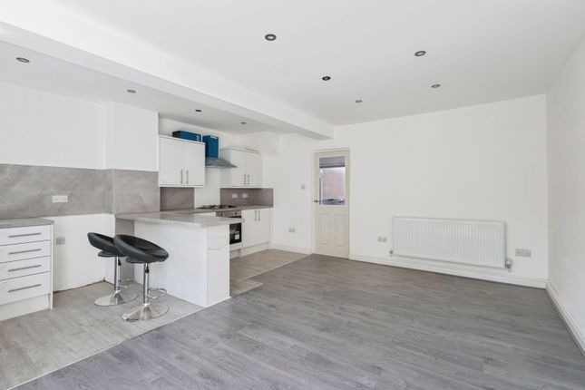 31, Moorton Avenue, Greater Manchester photo 2