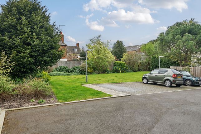 Flat for sale in Bromsgrove, Faringdon, Oxfordshire