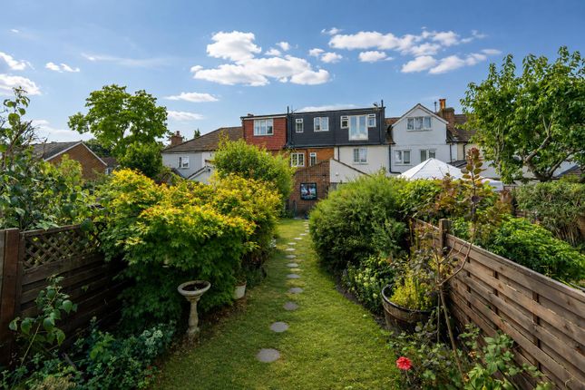 15, Armstrong Road, Englefield Green photo 4
