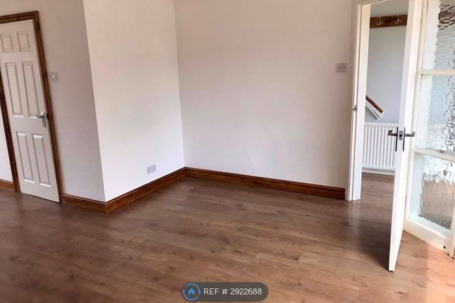 Thornleigh Crescent, Wakefield photo 5