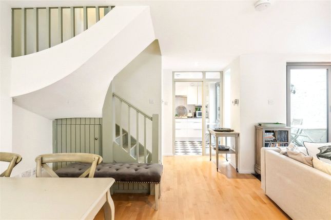 9, Lonsdale Mews, Kew photo 4
